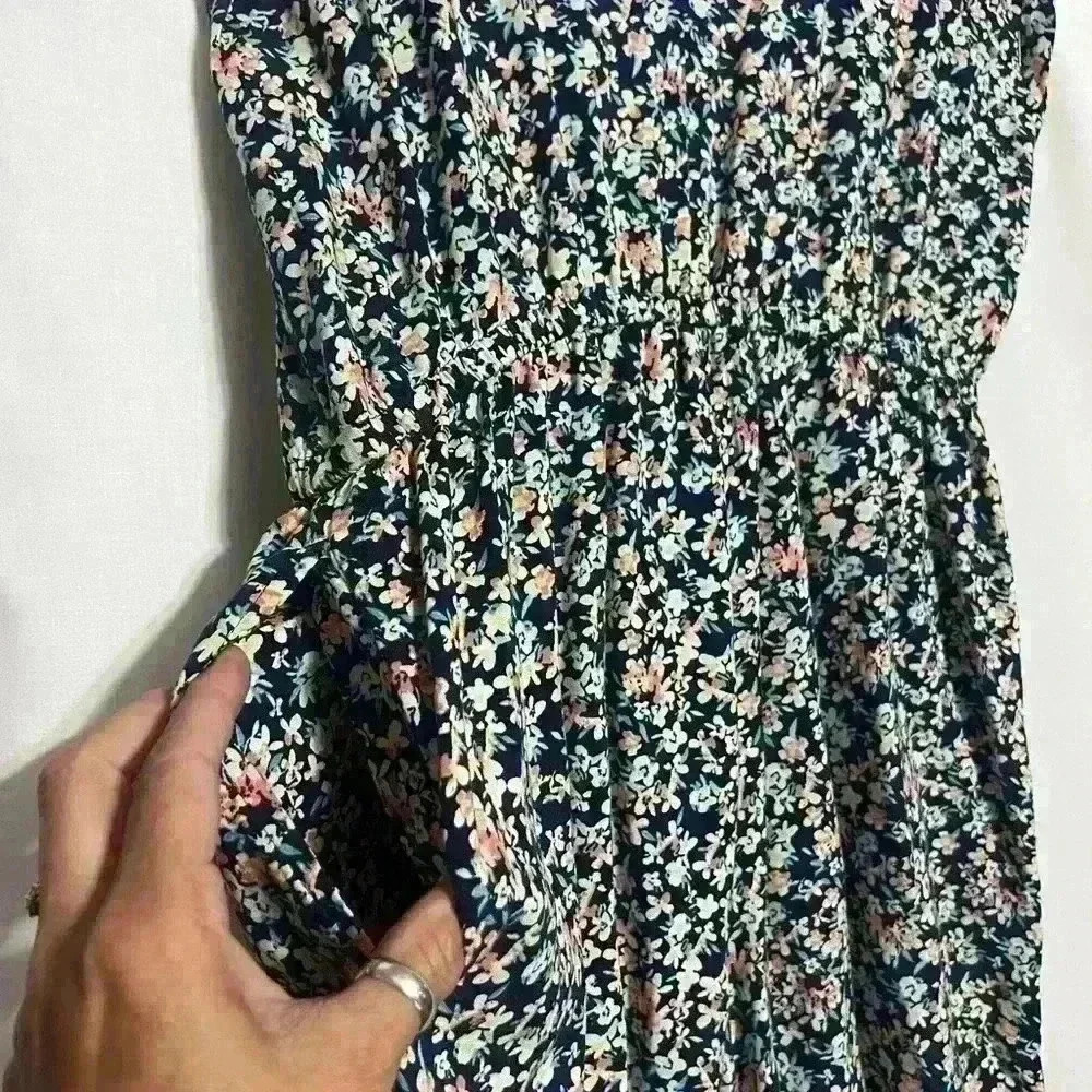 Floral Print Romper, Brand Unknown, Bought at Kohls, Womens Size Medium A0054 - Picture 6 of 9